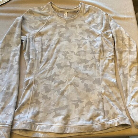 Lululemon Snow Camo Long Sleeved Fleece Shirt Women's Size 10 - Picture 1 of 5